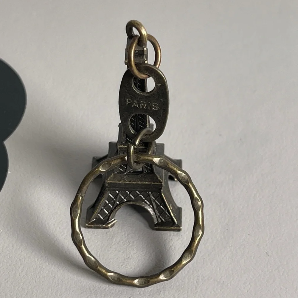 *NWT Eiffel Tower Metal Paris Key Chain